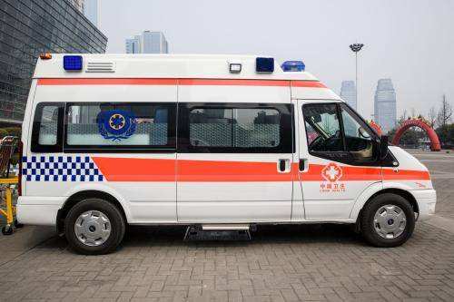 新宁县救护车出租
